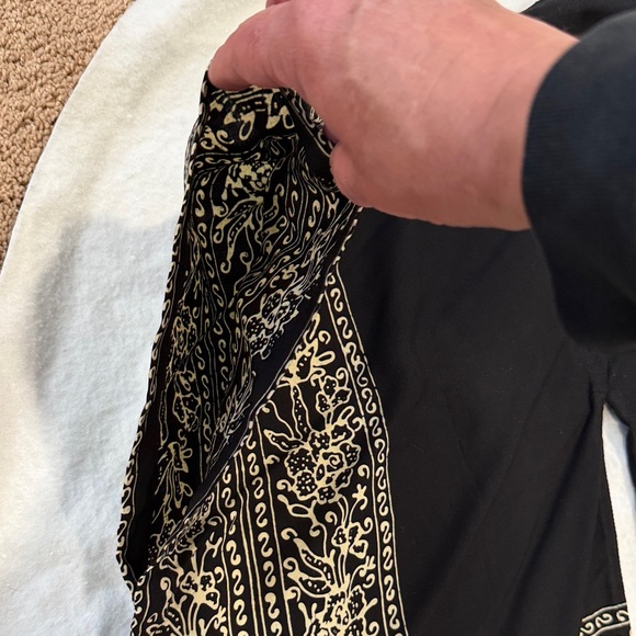 Elegant Black and White Women's Robe / swim cover up - Picture 10 of 10